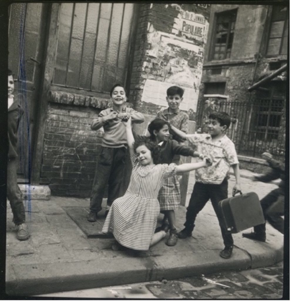 Fig. 4. Children playing, Cité Lesage-Bullourde. Photo: Marilyn Stafford. Courtesy of the artist.